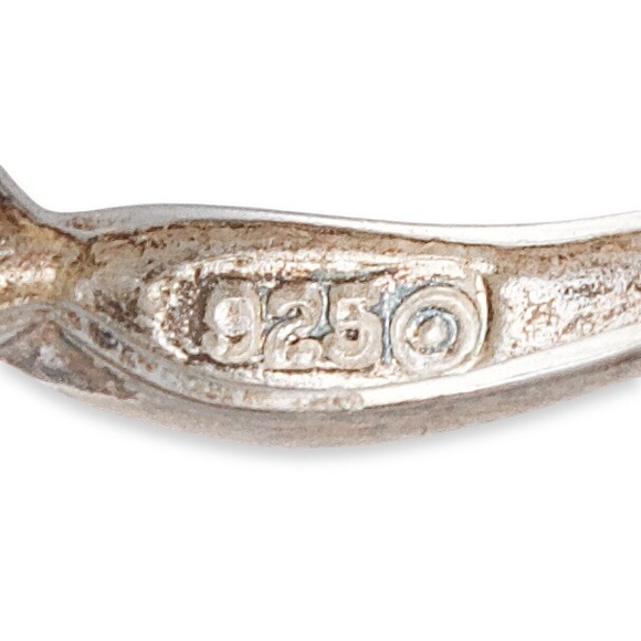 Vintage Avon Black Onyx Sterling Silver Ring Sizs 8 Marquise Cut Gemstone - Picture 4 of 5